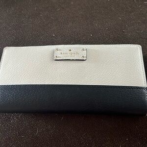 Kate spade ♠️ wallet excellent condition blue/white